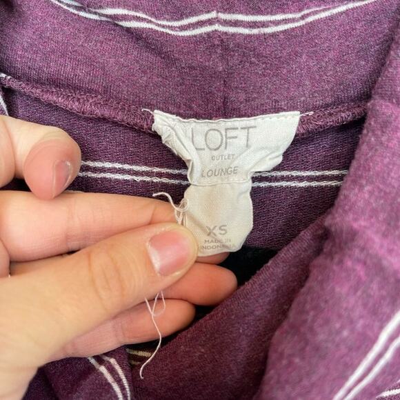 Loft‎ Purple Stripe Cowl Neck Short Sleeve Shirt Women's XS Top Comfort Casual - Picture 4 of 6